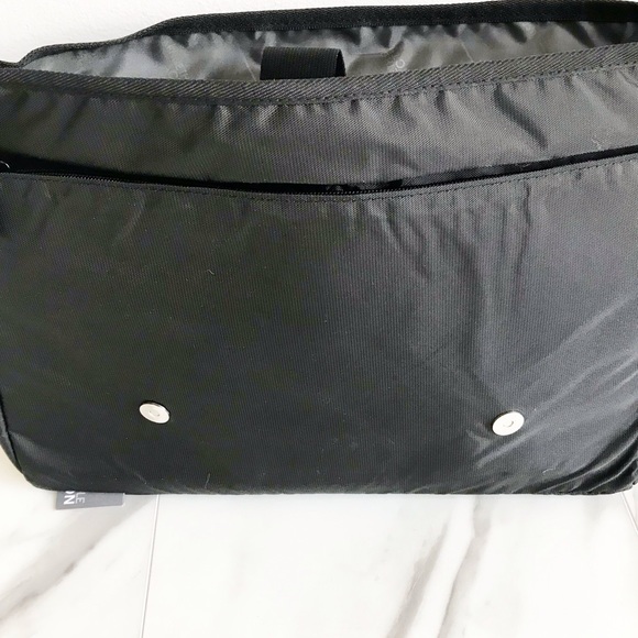 NWT Kenneth Cole Laptop / Messenger Bag - Picture 4 of 6